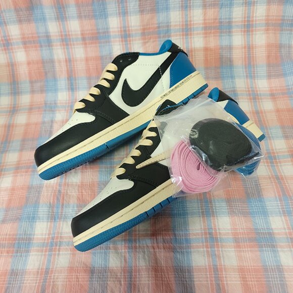 Jordan 1 Retro Fragment x Travis Scott Low Sneakers